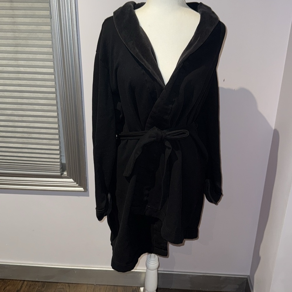 Vintage Victoria's Secret Black robe. Size L